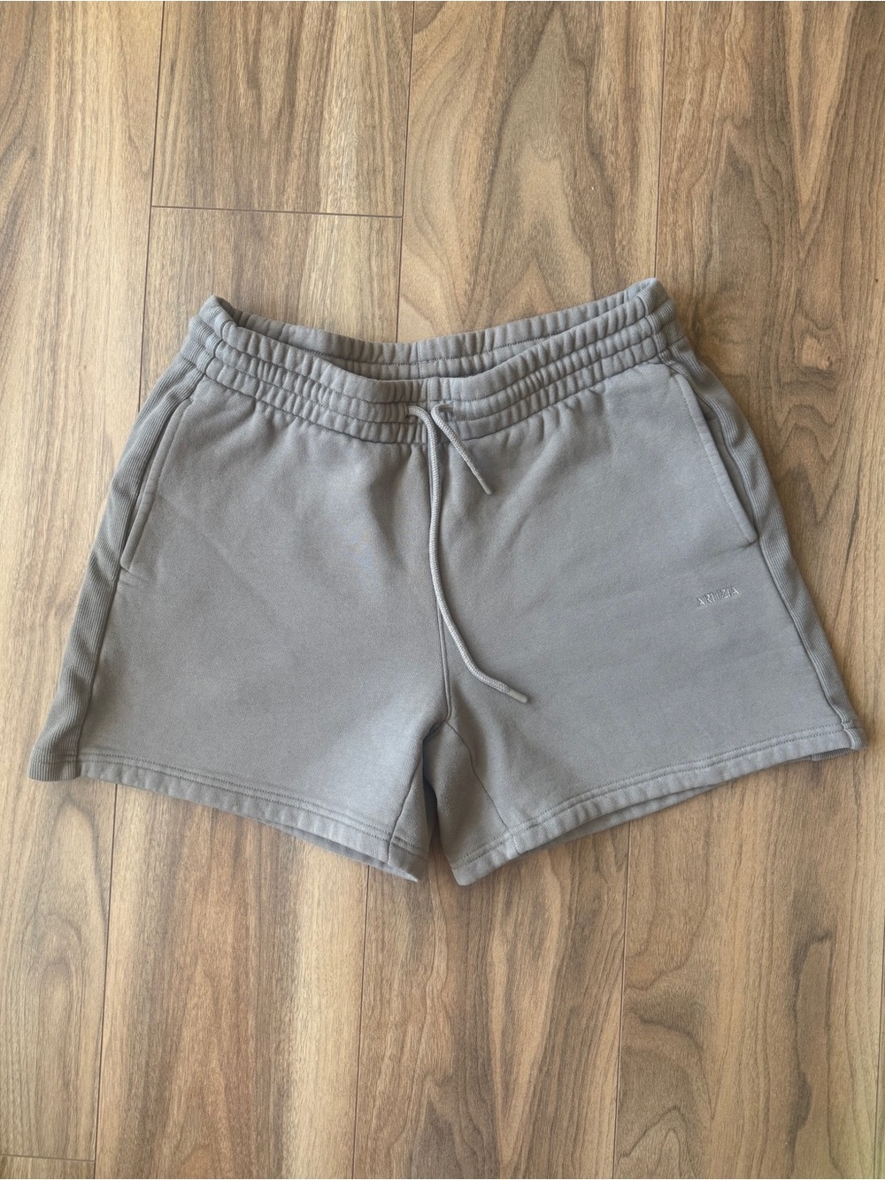 Aritzia Cozy Sweatfleece Boyfriend Mid-Thigh Short